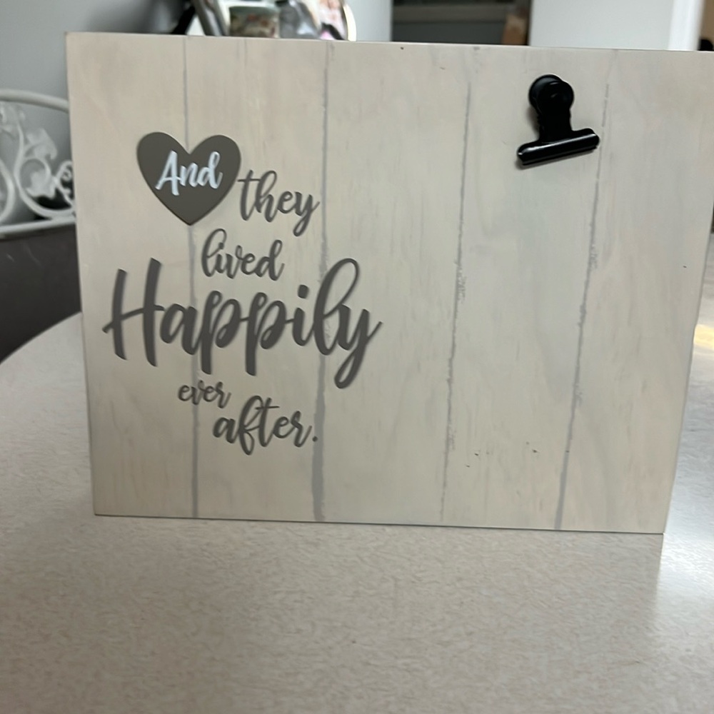 Decorative wedding memo holder. Brand new never used.